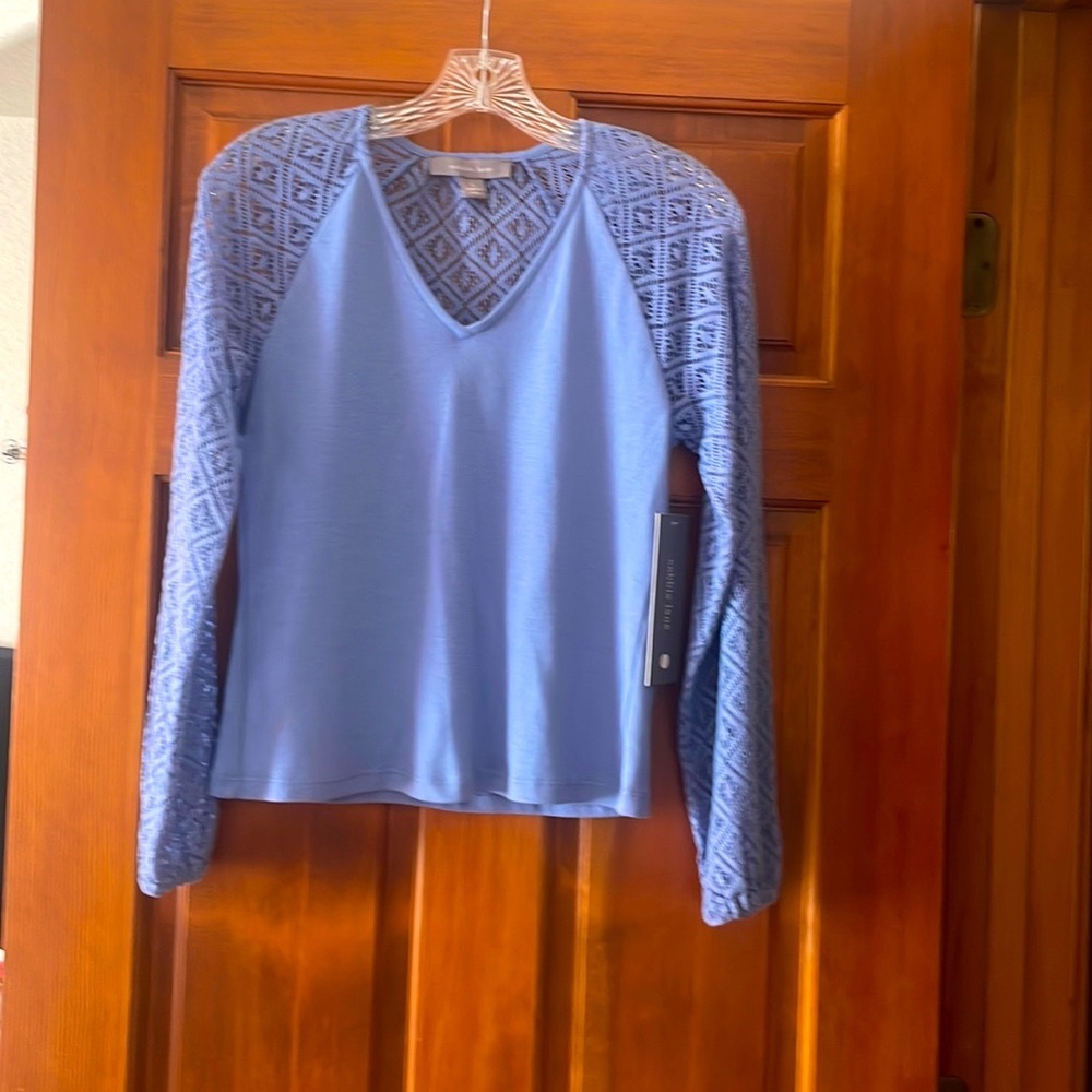 Woman’s Cobble Lane top